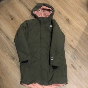 The North face, winter jacket, girls, green like new